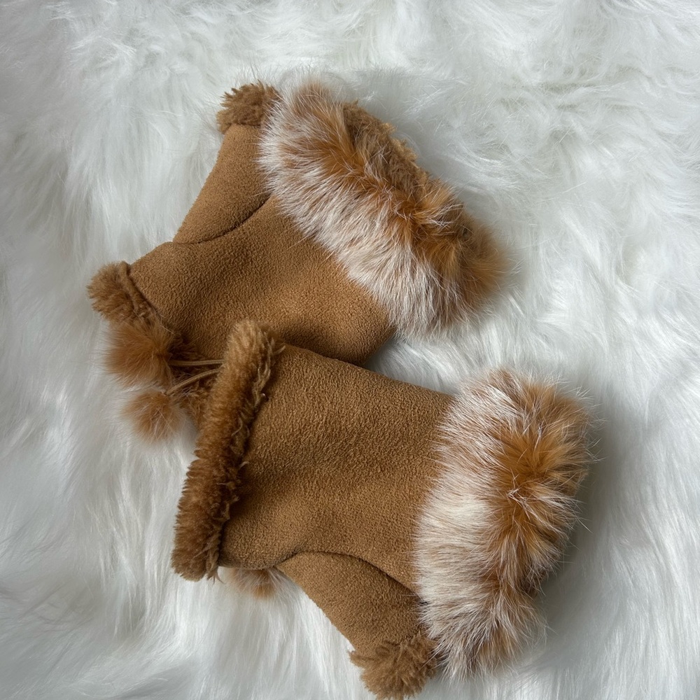 Chic Tan gloves no fingers with Faux Fur Trim❤️
